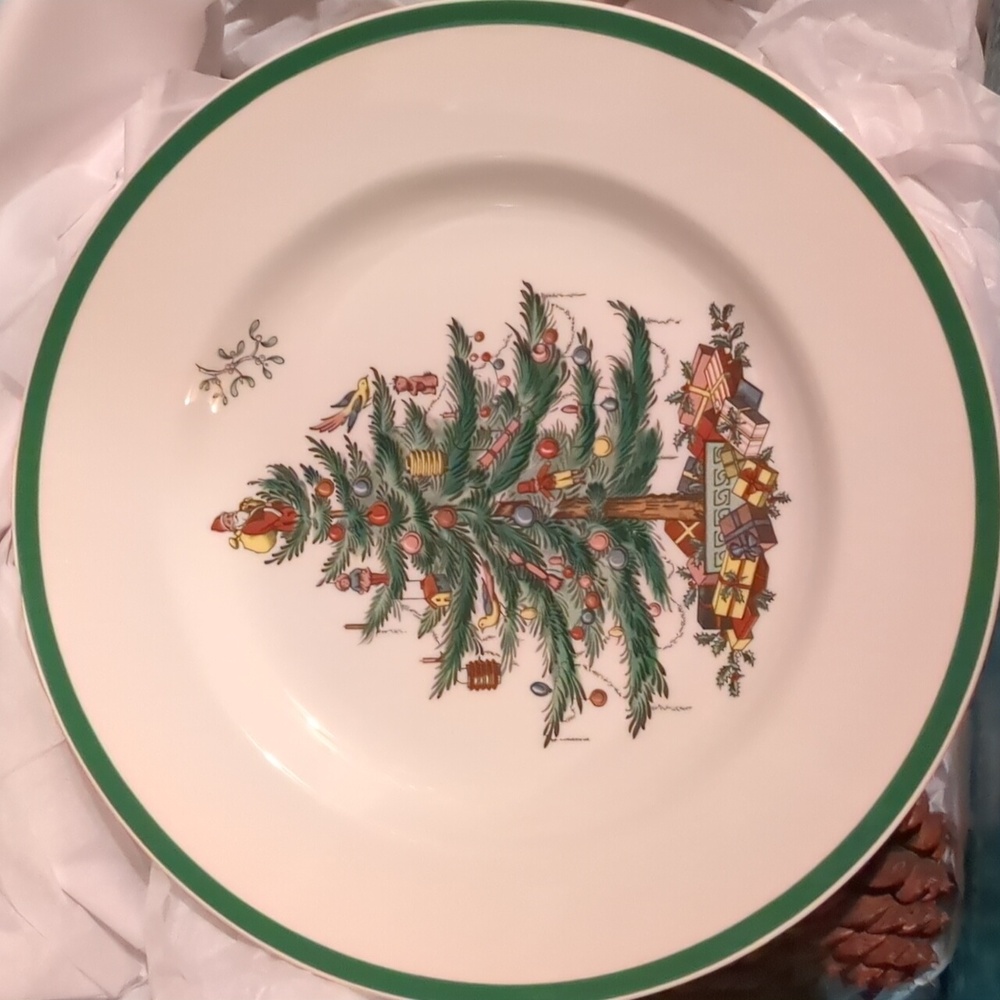 Spode Christmas Tree Design Dinner Plate